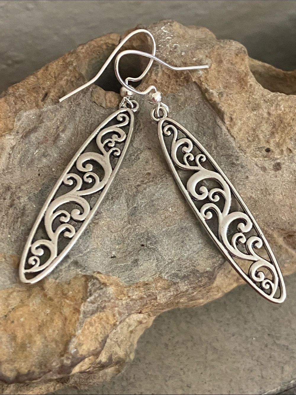 5/$10❤️❤️❤️NEW Handmade Silver Tone Zinc Alloy Filigree Oval Drop Earrings